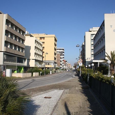 Hotel Diplomatic بيلاريا-إيجيا مارينا المظهر الخارجي الصورة
