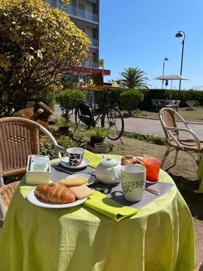 Hotel Diplomatic بيلاريا-إيجيا مارينا المظهر الخارجي الصورة