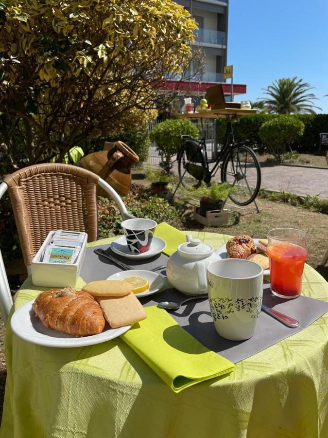 Hotel Diplomatic بيلاريا-إيجيا مارينا المظهر الخارجي الصورة